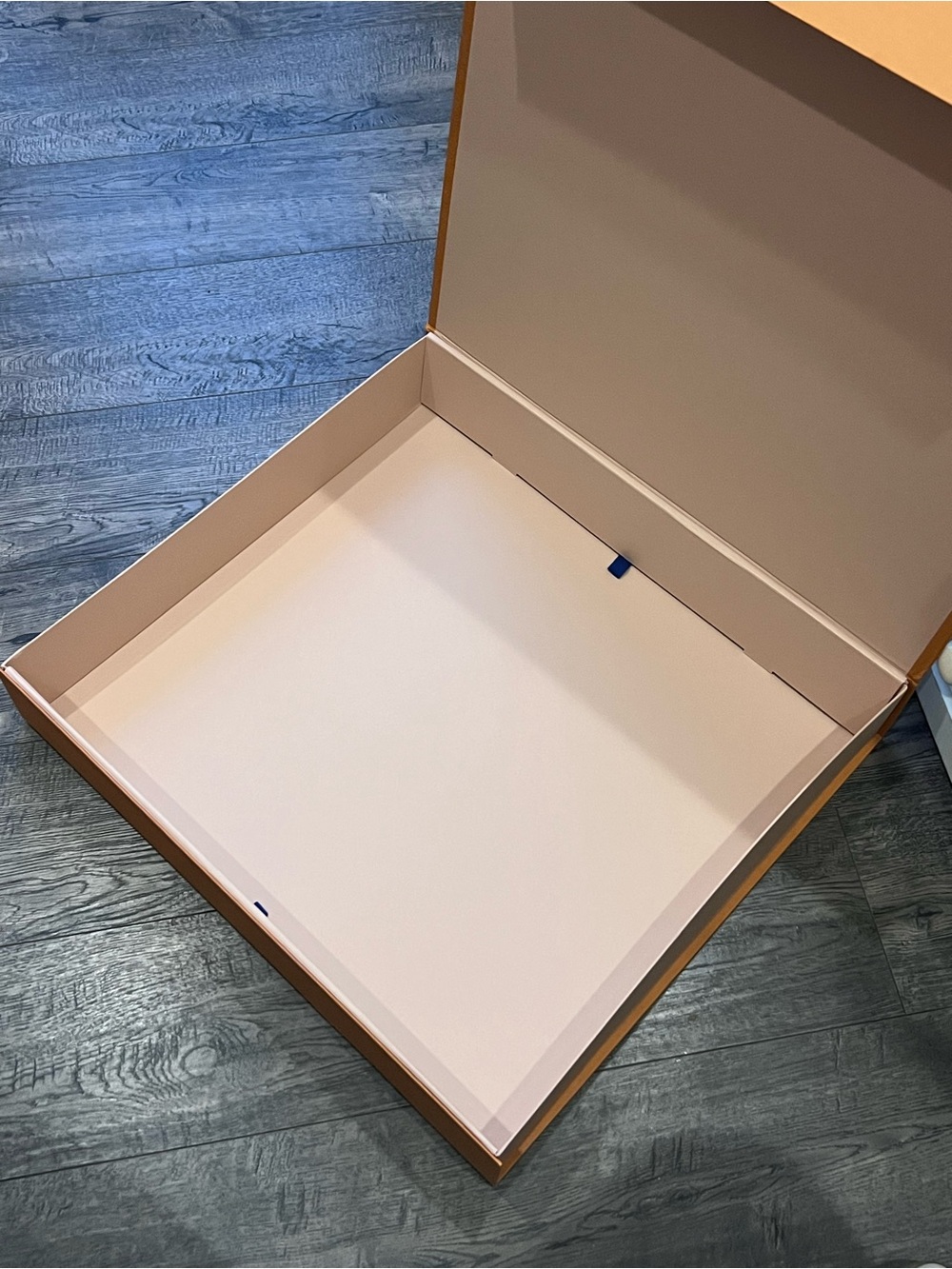 Louis Vuitton Box - Picture 3 of 9